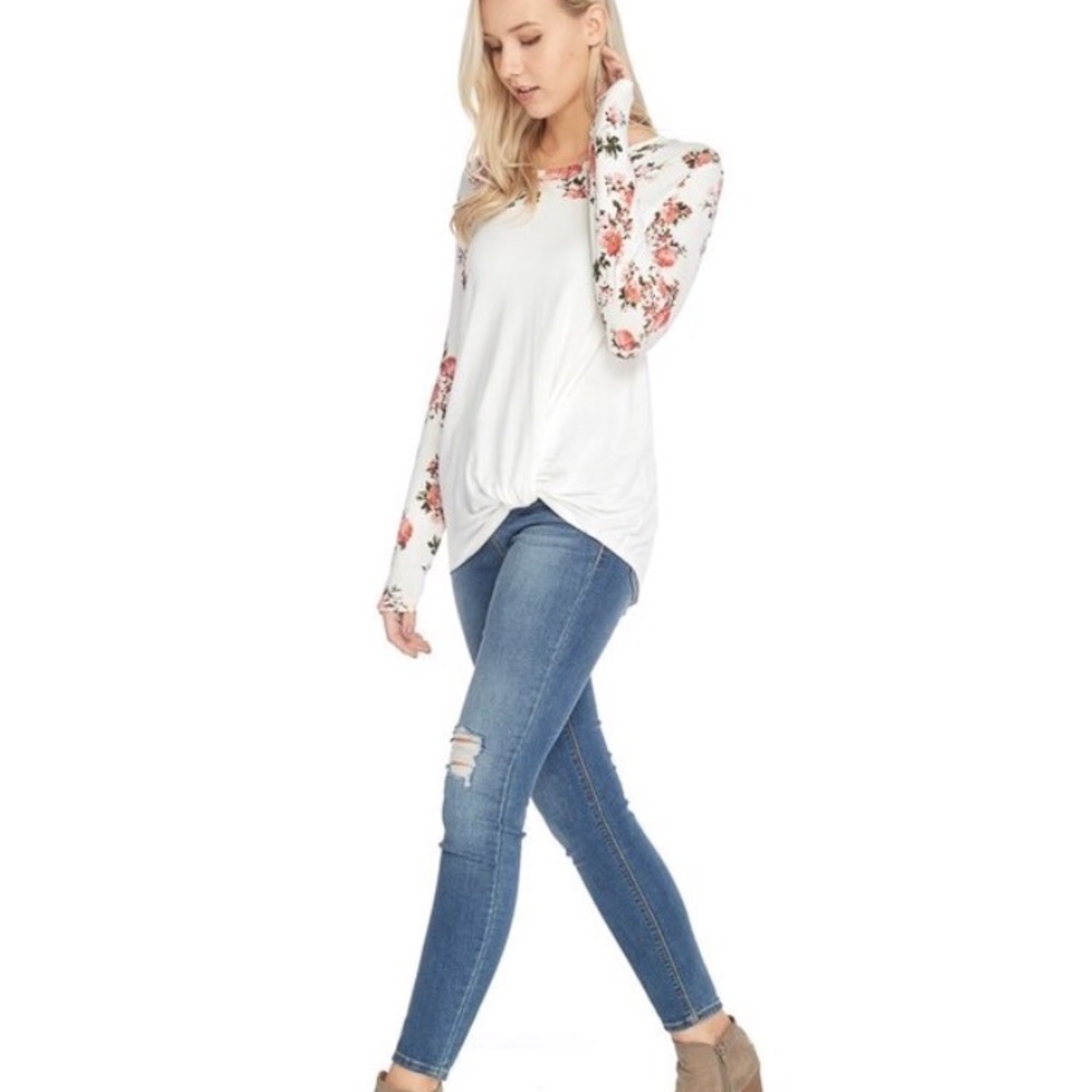 Last 1! Ivory floral color block tee 🇺🇸 - Picture 5 of 6